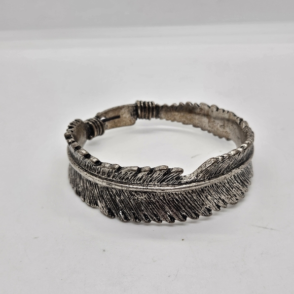 Lucky Brand silver tone feather shaped heavy bangle bracelet - Picture 1 of 5